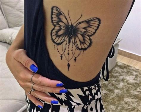 tatuajes de mariposas en la nalga|Tatuajes femeninos en la nalga mariposa